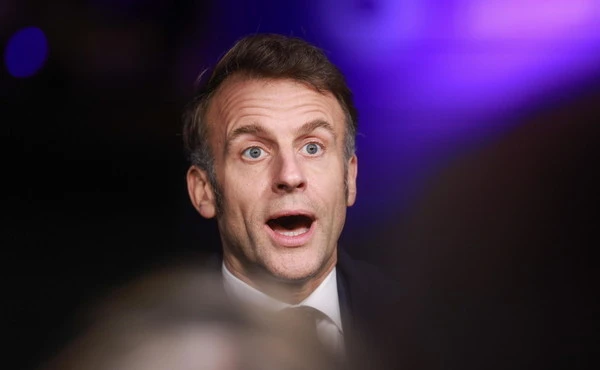 "Più bombe nucleari": siete d'accordo con Macron?