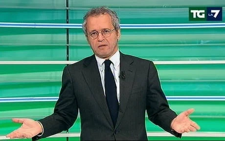 Enrico Mentana scende in campo. In diretta al TgLa7, la sorpresa: attacco totale a Renzi. La frase da ko tecnico
