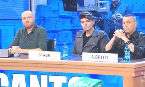 Amici di Maria De Filippi, Rudy Zerbi furibondo con Alessandra Celentano: "Abbassa quel dito, io..."