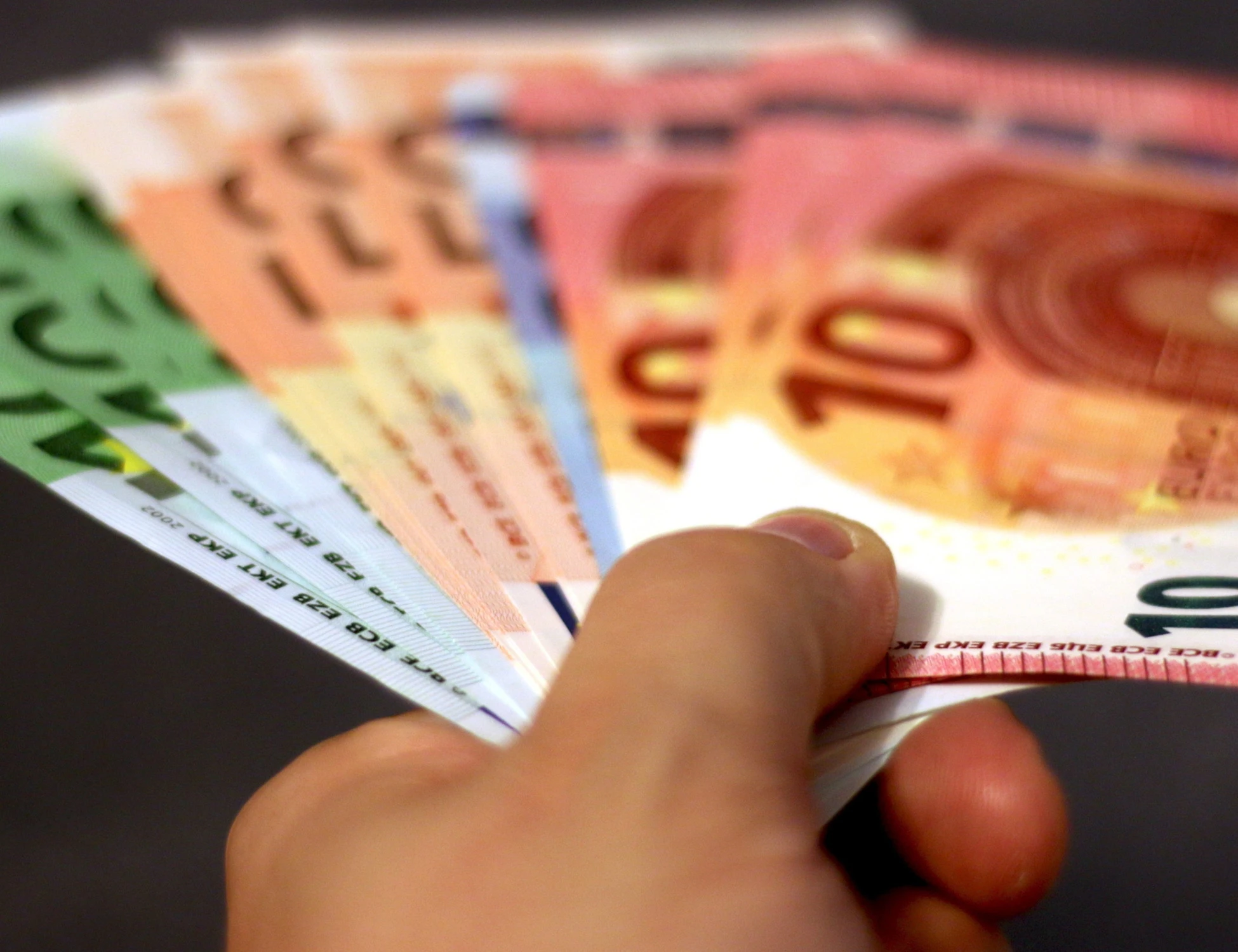 Busta paga, ecco chi da maggio si troverà 135 euro in più al mese