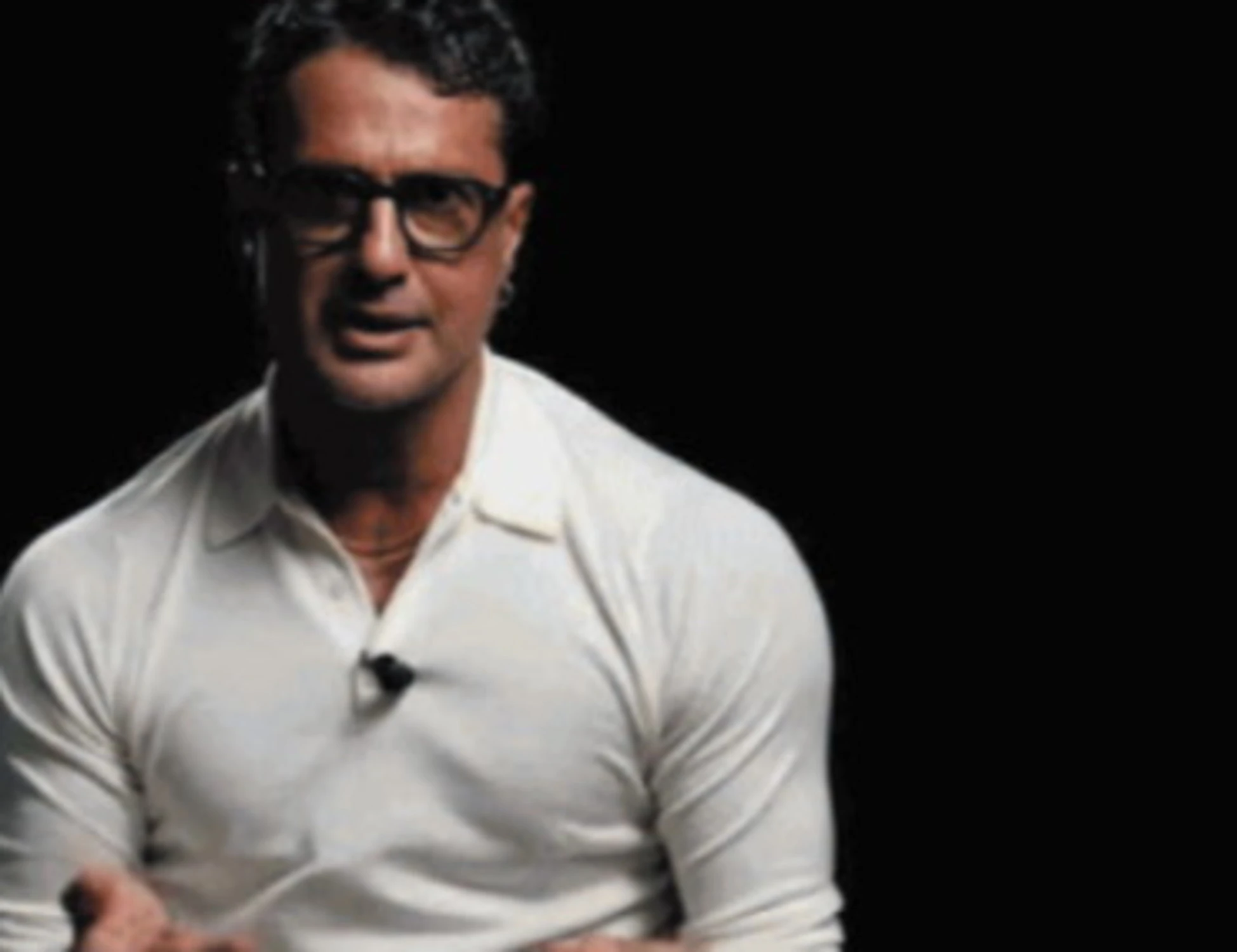 Fabrizio Corona, 300mila euro al mese: come funziona il suo sistema