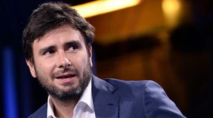 Alessandro Di Battista insulta Italia Viva: "I cosiddetti renziani, manipolo di mediocri assetati di potere"