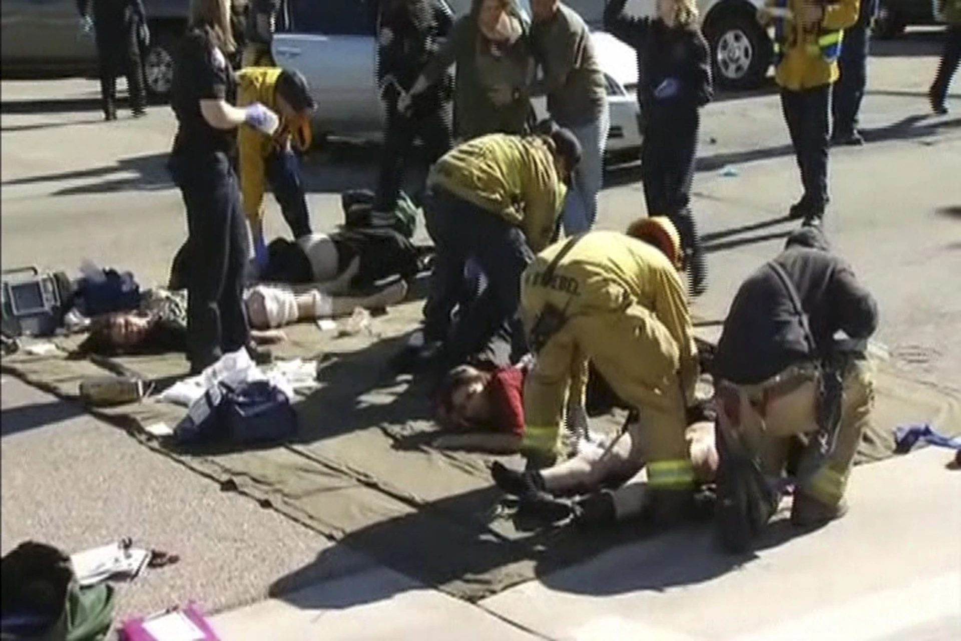 &quot;I due killer di origine araba&quot;. Strage in California: &quot;Lanciavano bombe dal suv&quot;