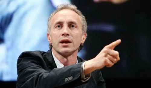 Travaglio attacca Repubblica per difendere Grillo