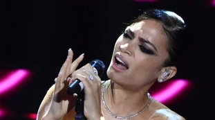 Sanremo 2023, gaffe di Elodie: "Quando parla...", cosa le sfugge di bocca
