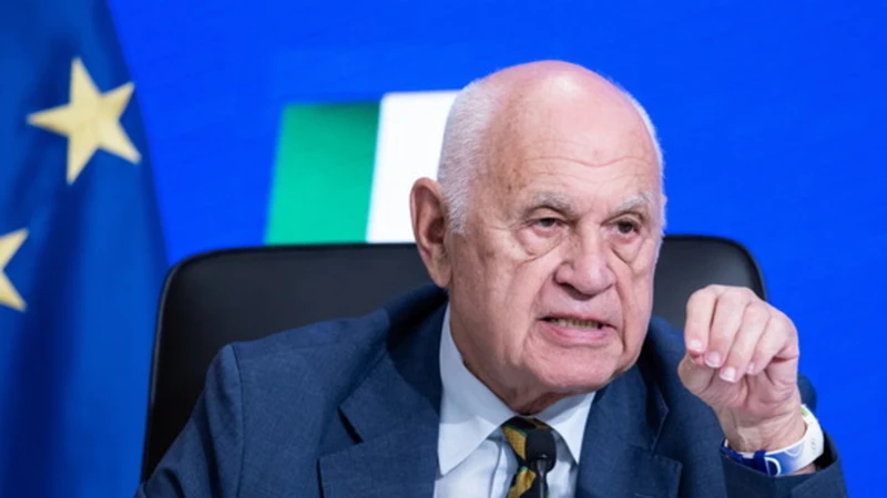 https://media.liberoquotidiano.it/n_AR_-IBB6Vi5FRfk1qvNmgfOaCAA5qHQrfIIMG0MHI/width:800/quality:90/aW1hZ2VzLzIwMjYvMDYvMTIvMDg1OTQyMjk5LTA5NzUwYTkzLTljZDgtNDJhMC05MTM2LTIxYWYxMmM4ZmYxMC5qcGc.webp