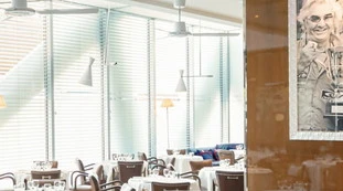 Flavio Briatore, chiude pure il suo ristorante a Montecarlo: "Due positivi nel personale"