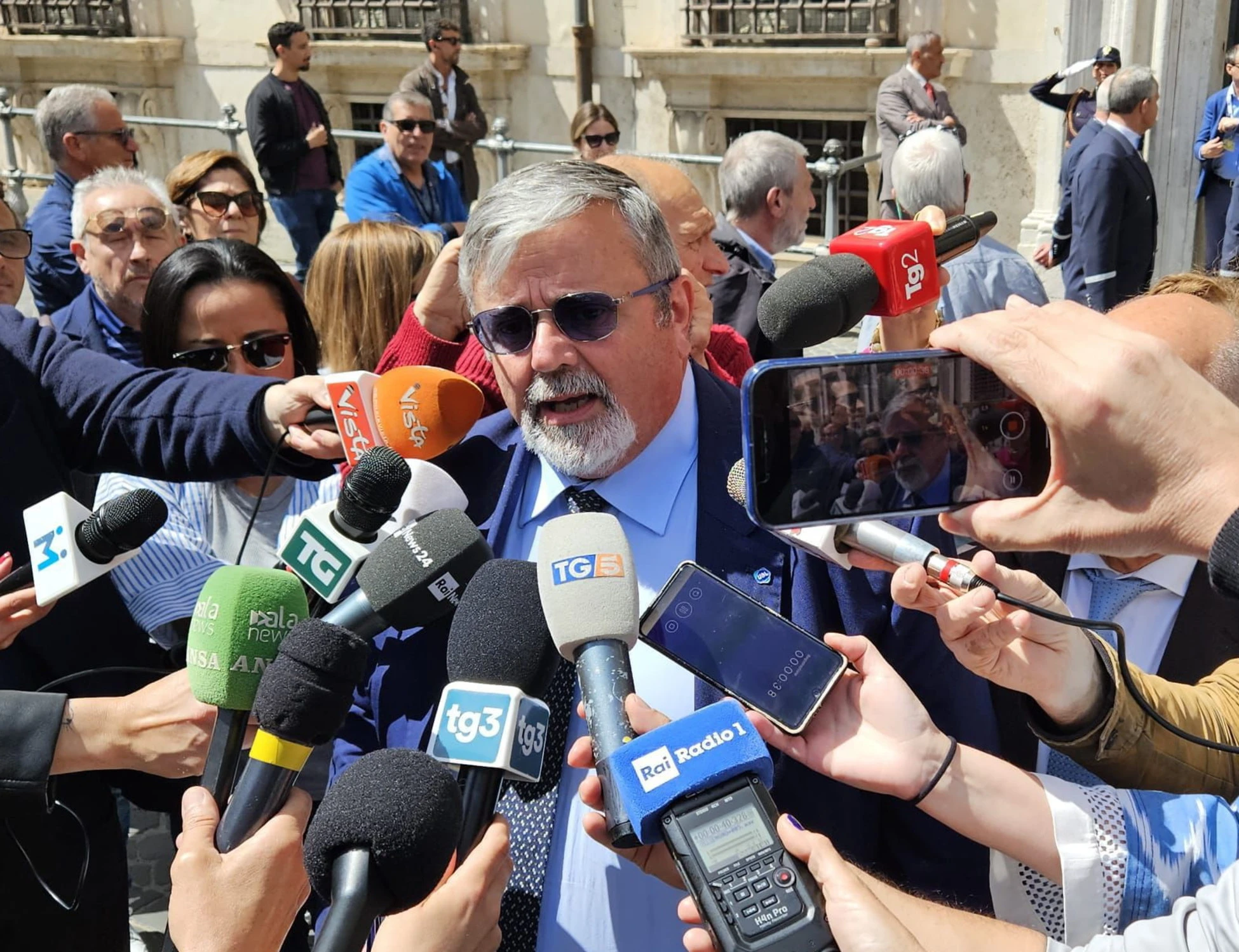 Meloni, Paolo Capone, leader UGL: "Bene annuncio misure di contrasto a lavoro povero"