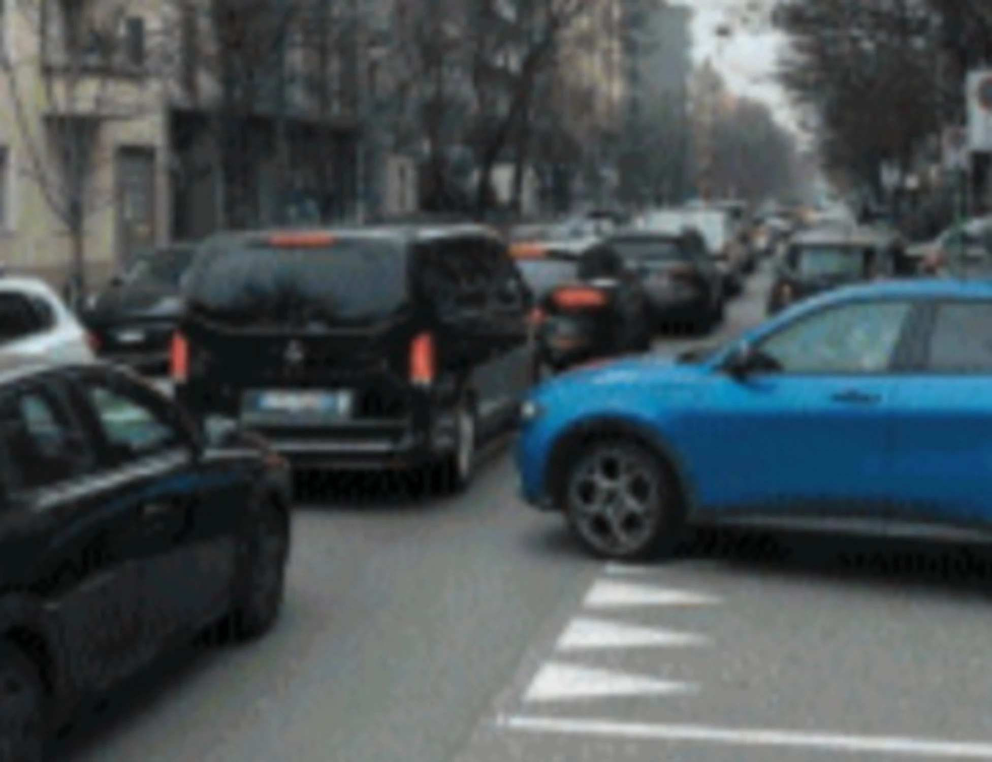 Milano, la folle piazza tattica fa esplodere il traffico già alla prima chiusura