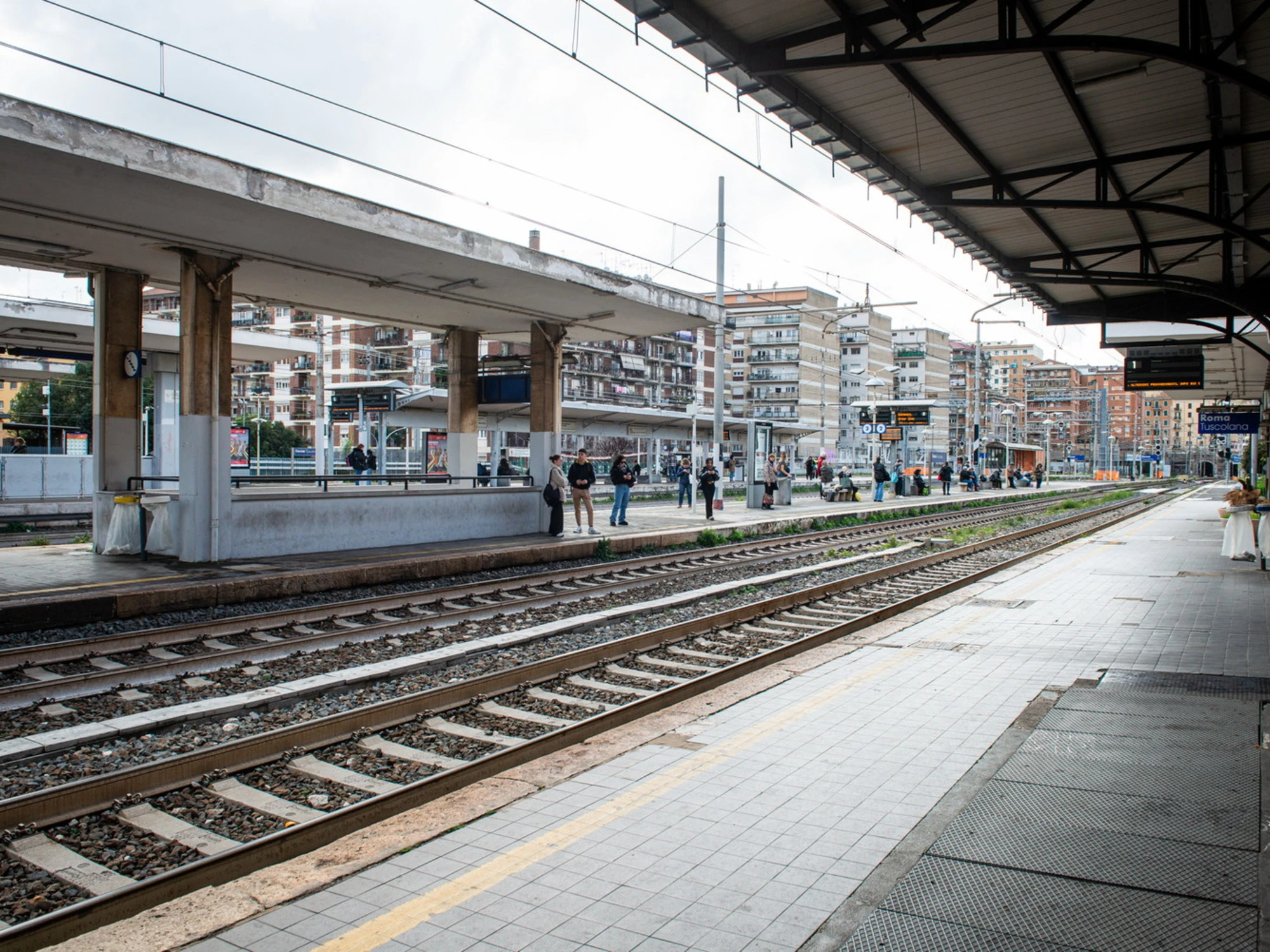 Roma, 83enne accoltella marito e fugge in metrò