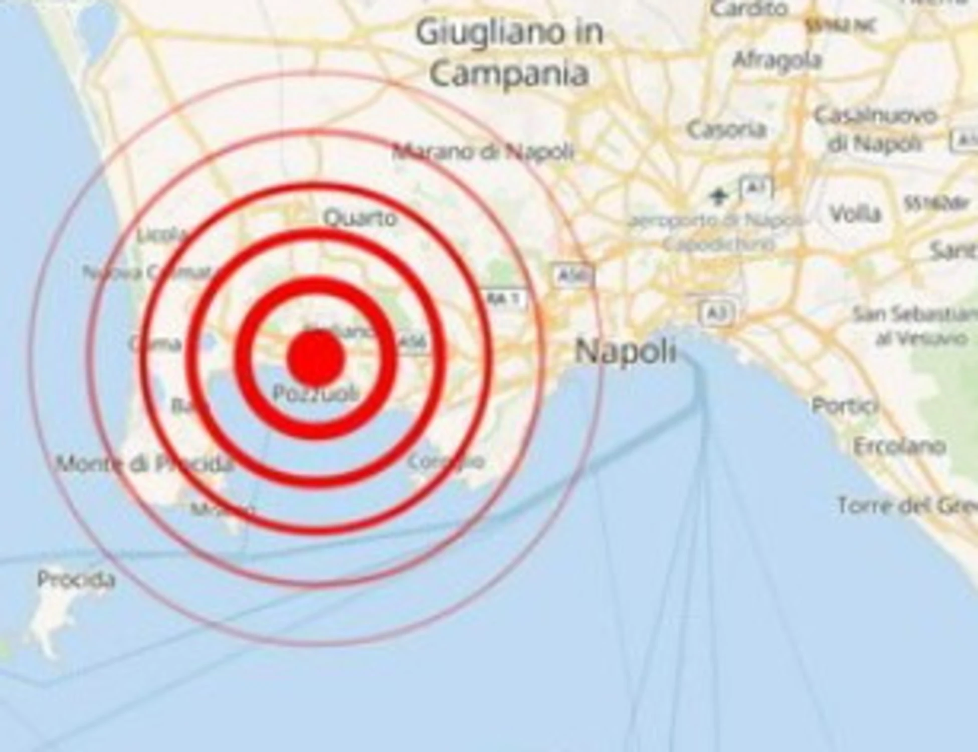 Terremoto di magnitudo 4.0: paura a Napoli, gente in strada