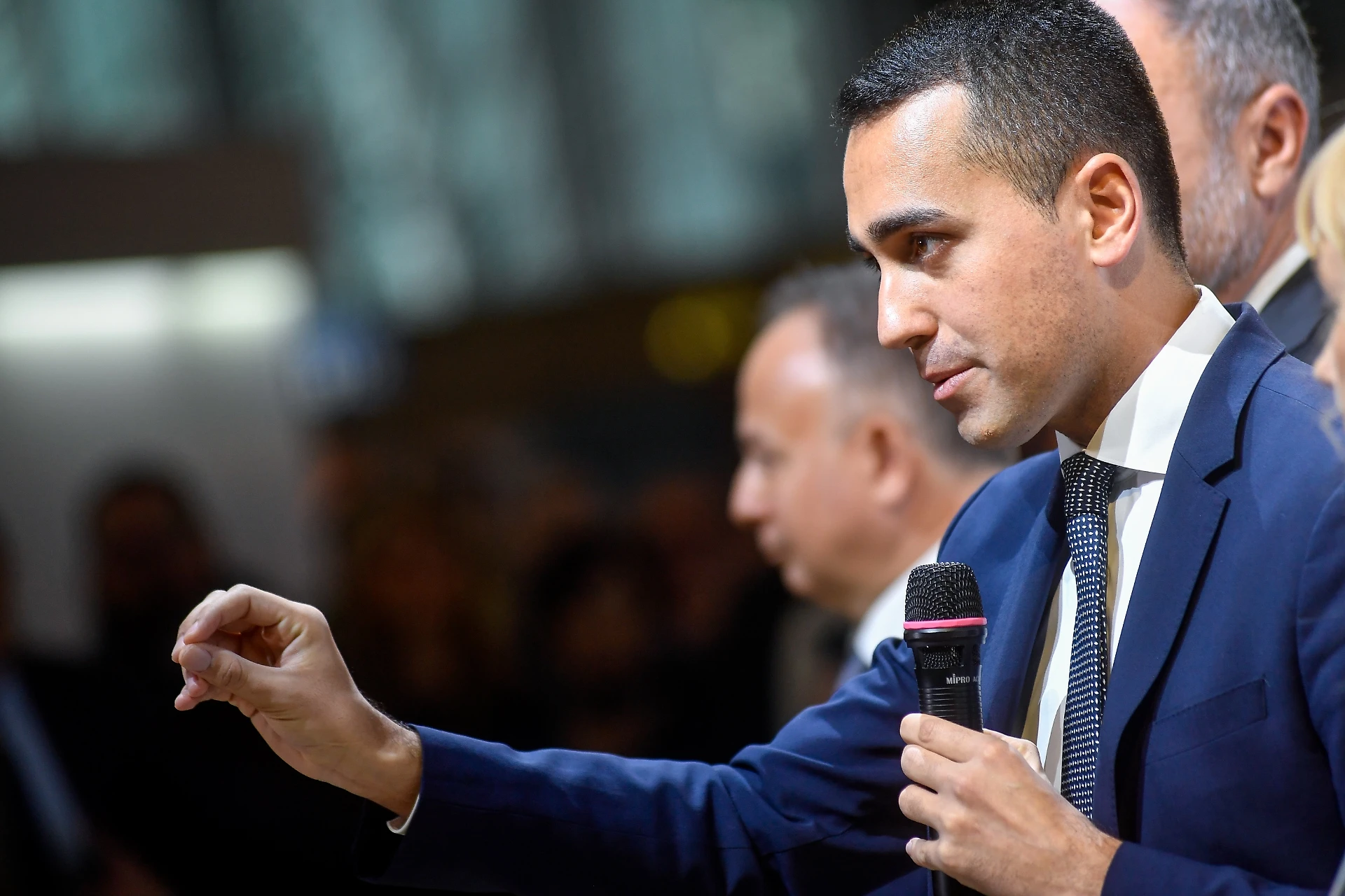 Emmanuel Macron, il piano per fare fuori Di Maio e Conte: sempre peggio, il disastro a fine mese