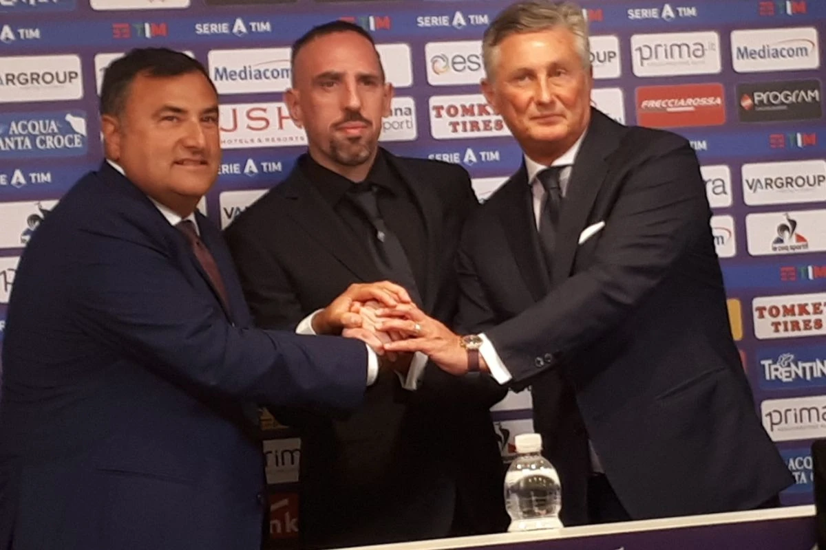 RIBERY SI PRESENTA "POSSO AIUTARE CHIESA A CRESCERE"