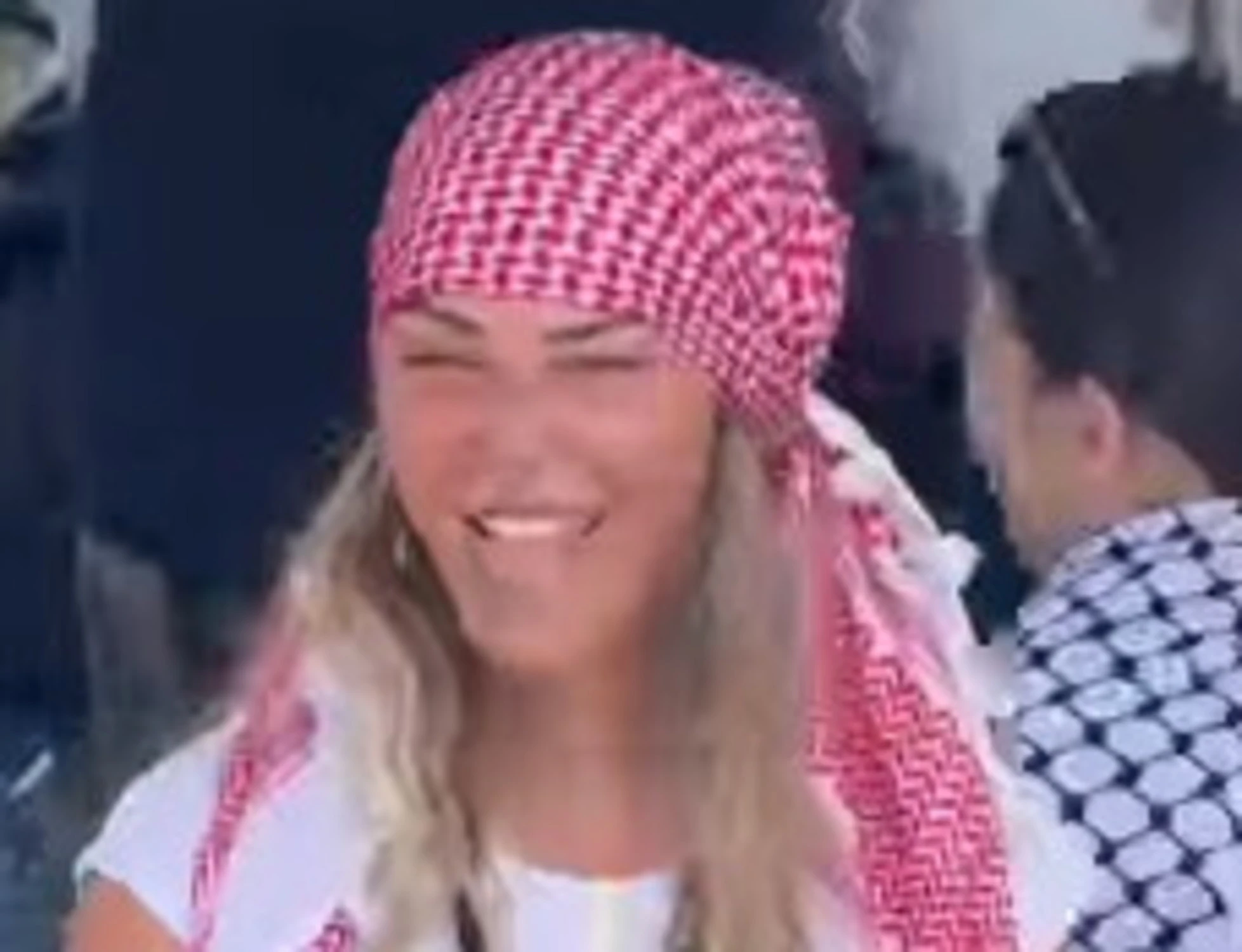 Ana Alcalde, "la convertita": chi è davvero l'attivista che balla sulla Flotilla