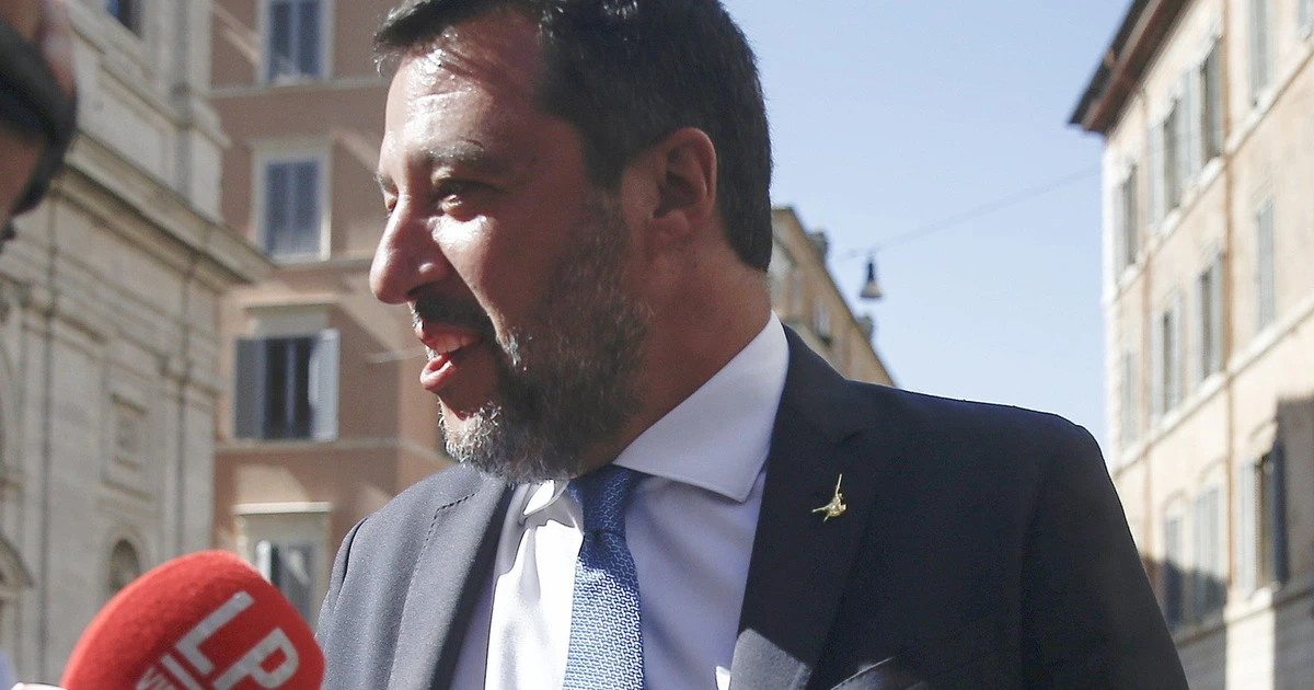 Matteo Salvini insultato dal big Pd: "Riaprire i manicomi", l'ultima vergogna