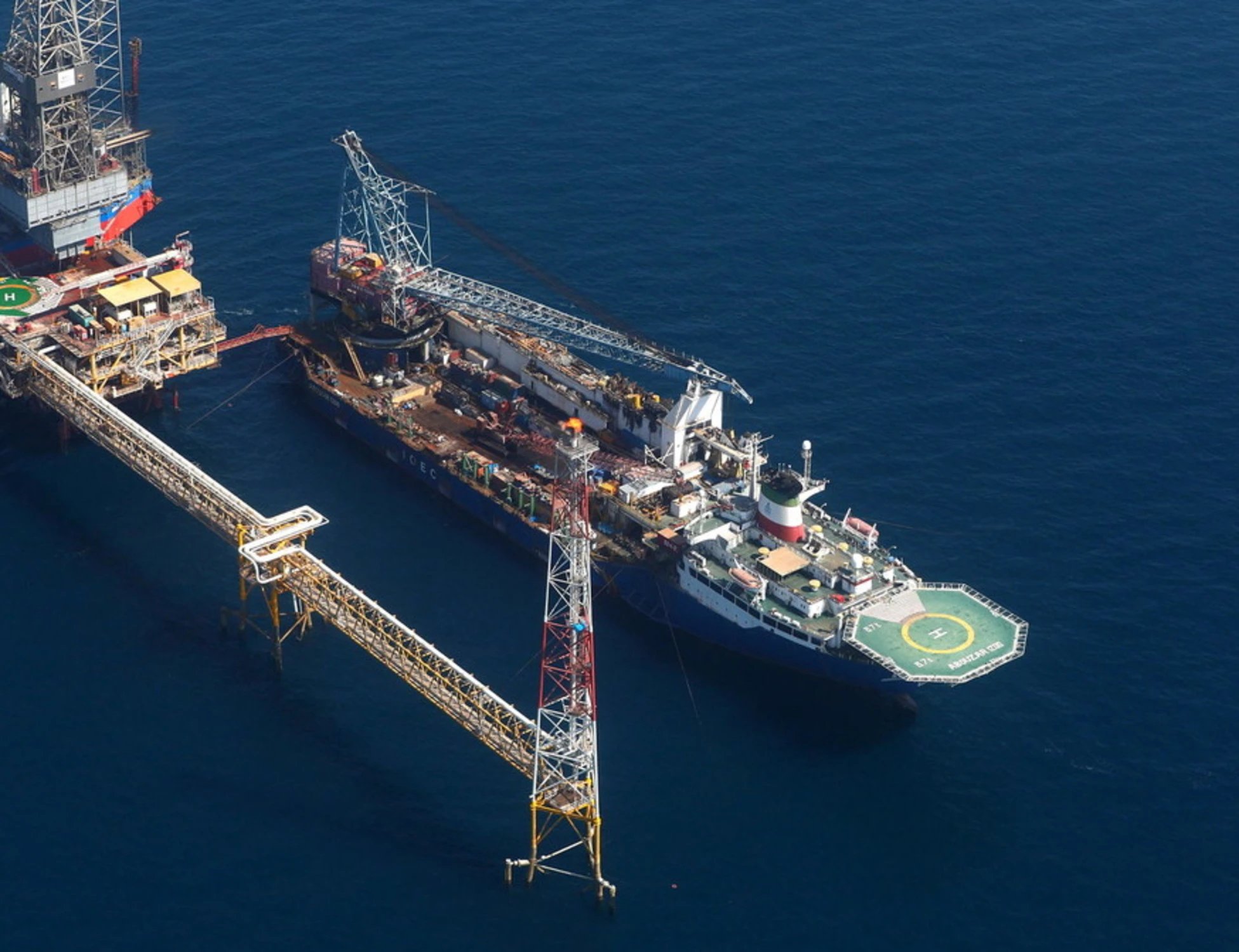 Iran, la guerra nel Golfo in diretta. La minaccia di Trump: "Fatelo e distruggiamo South Pars"