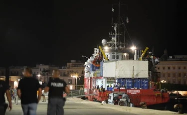 Mediterranea, la lezione di FdI: "Troverete una sola risposta"
