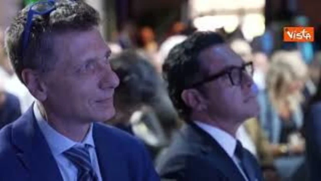 Giorgetti scherza sui conti pubblici: Da figlio di pescatore ho portato barca in acque sicure
