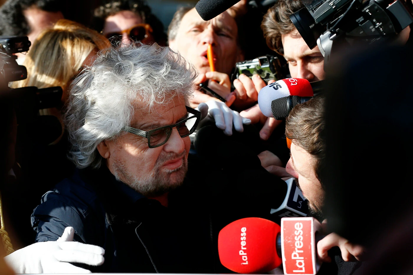 Beppe Grillo insulta Matteo Salvini e i leghisti. "Meglio i grillini fanciullini che le carogne"