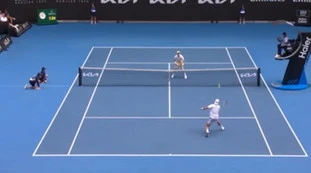 Sinner abbatte Rune dopo una partita folle: il colpo leggendario che incanta gli Australian Open