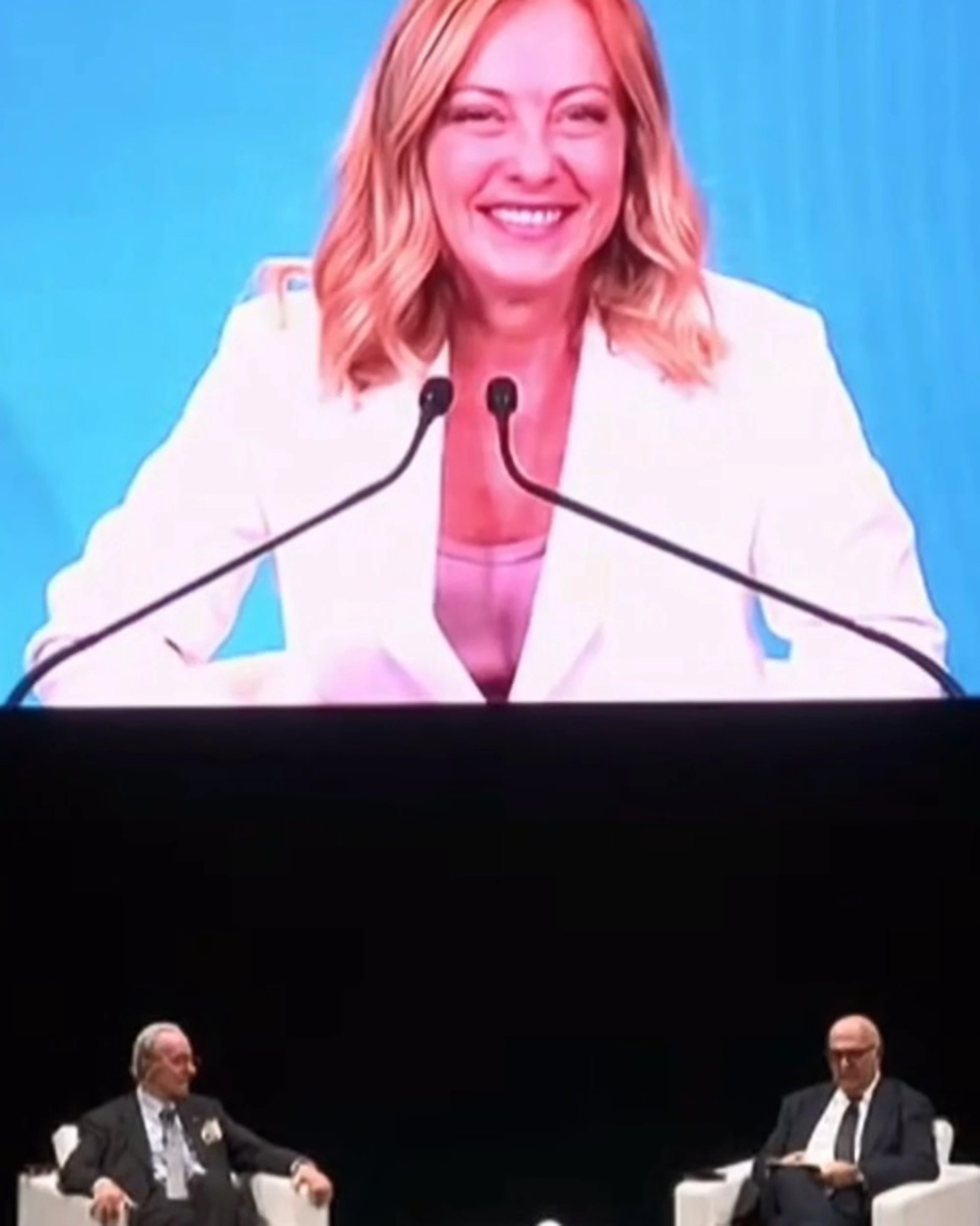 Giorgia Meloni ai 25 anni di Libero: "Un giornale che è un atto di coraggio"