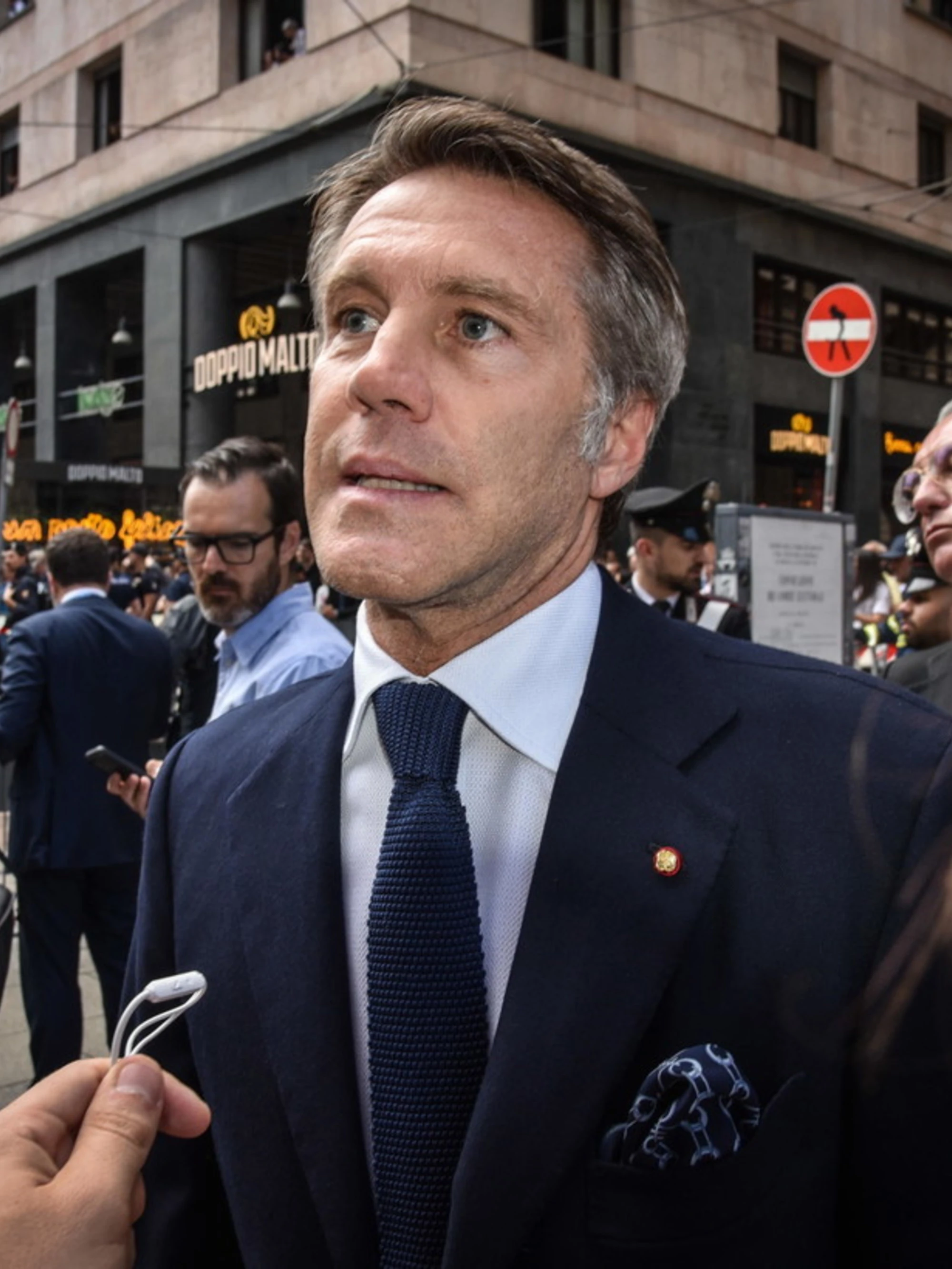 Emanuele Filiberto, "Giorgia Meloni mi ha detto sì': l'annuncio è clamoroso