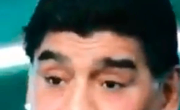Russia 2018, Diego Armando Maradona: il video inquietante in cui si tormenta le narici