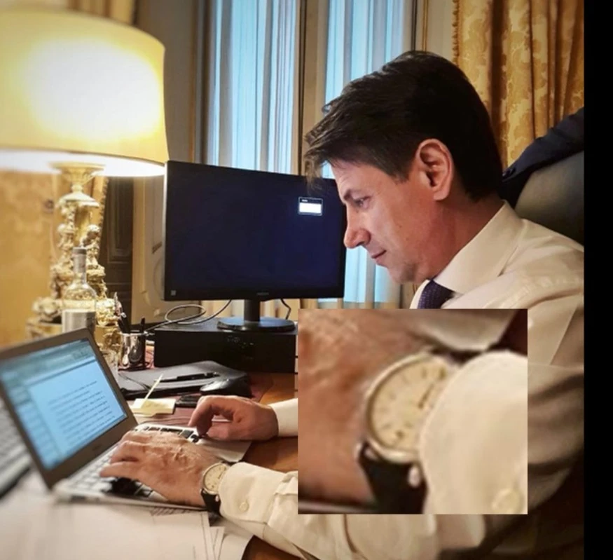 Giuseppe Conte, il disastro su Facebook: "Lavoro fino a tardi". Ma l'orologio...