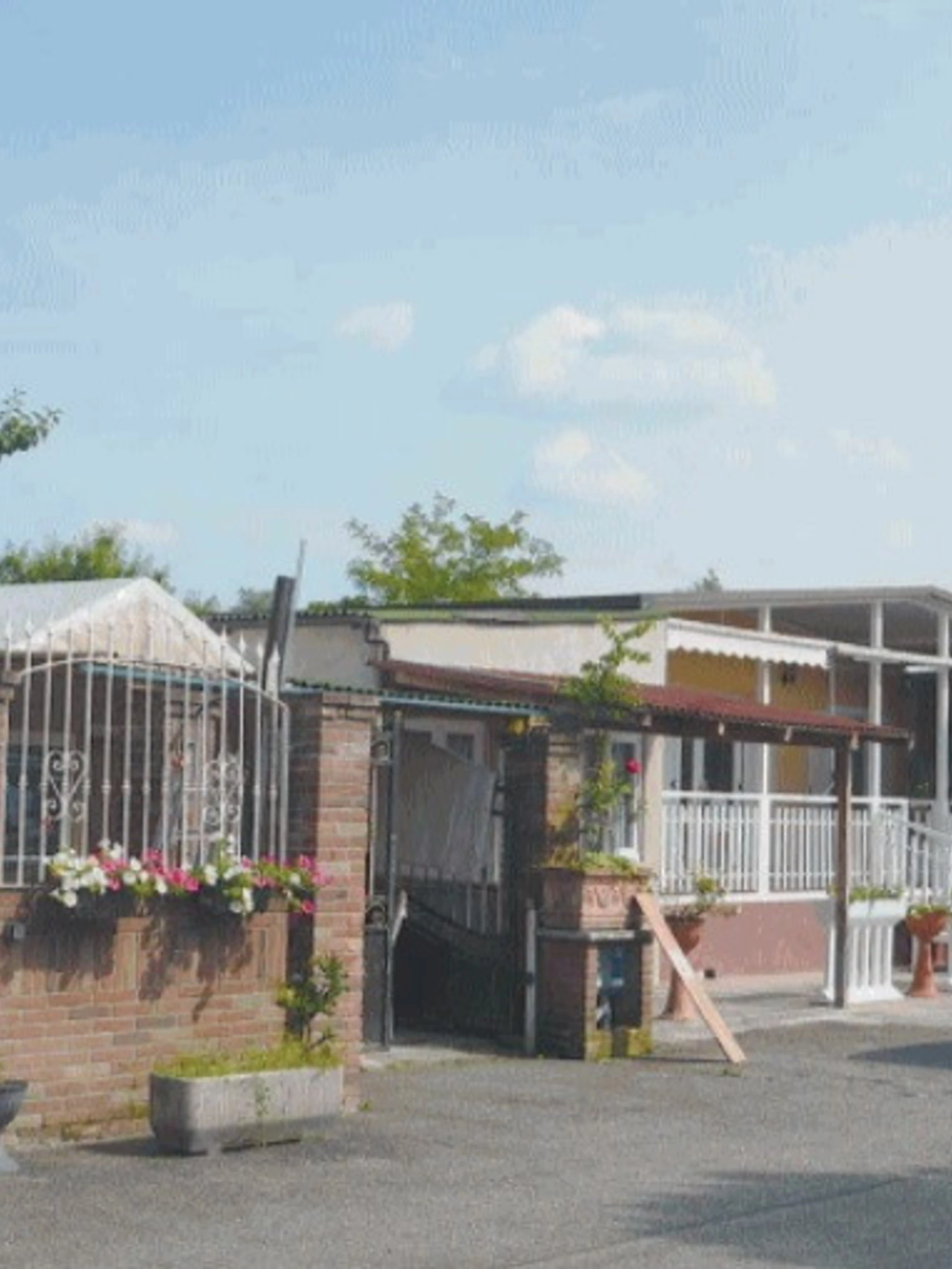 Chiesa Rossa, il ricatto dei rom al Comune: "Occupiamo un'altra area"