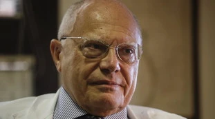 Coronavirus, Massimo Galli: "Se ne sono accorti due mesi dopo". L'apice del dramma in Italia? Una inquietante profezia