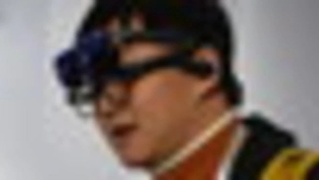 La Cina punta sugli occhiali intelligenti, leggeri con AI e AR