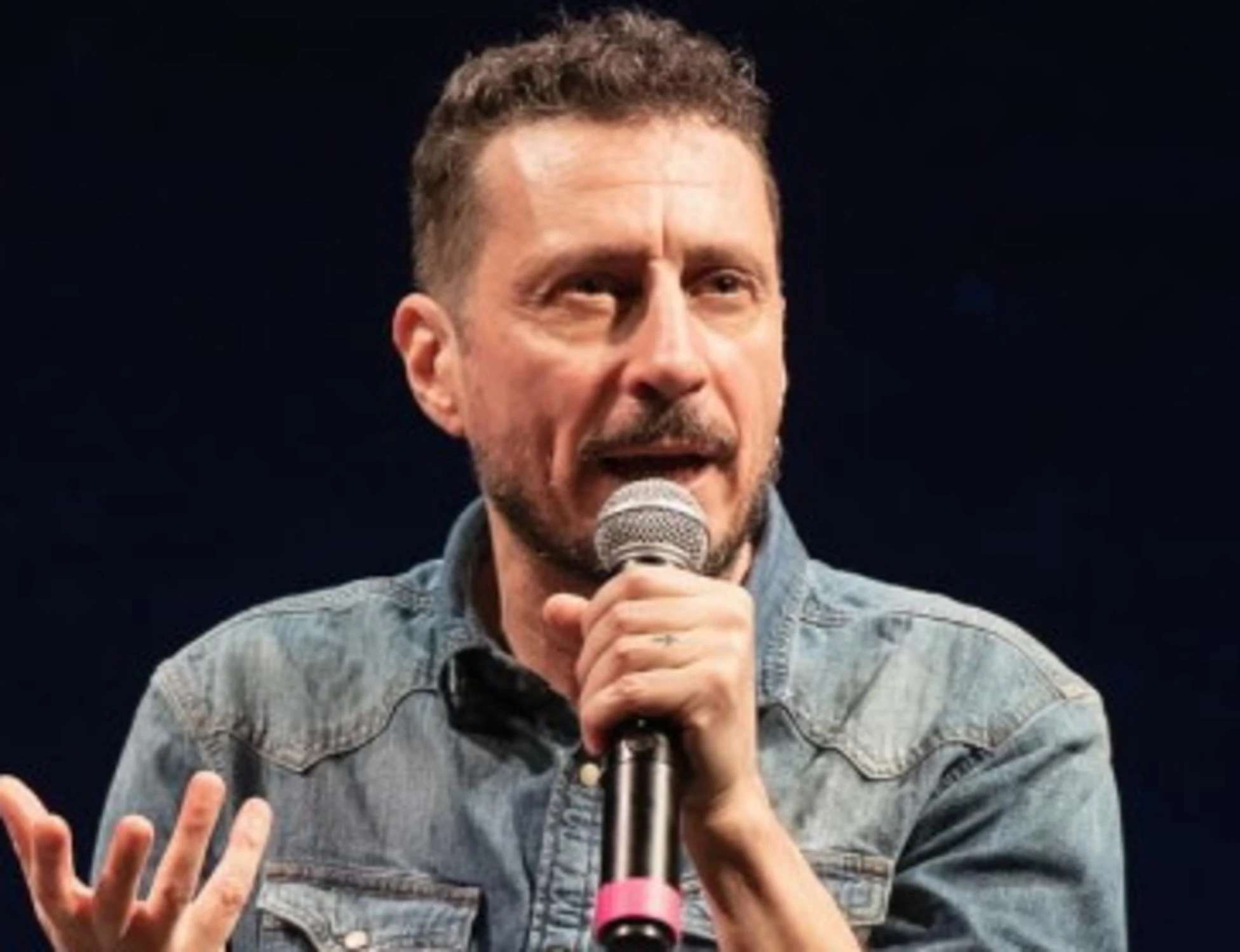 Luca Bizzarri disintegra la sinistra: "Imparate come si fa da Meloni"
