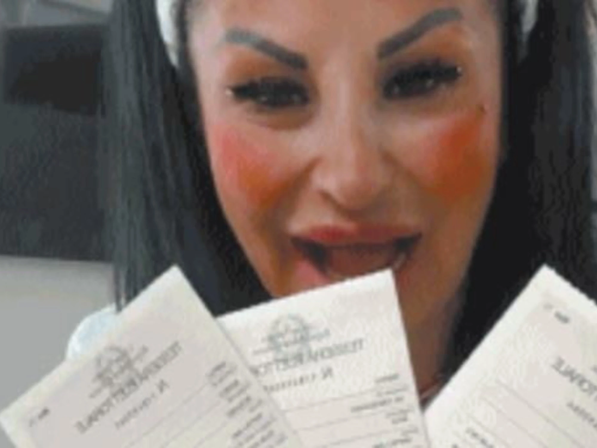 Rita De Crescenzo, il video per il referendum è sconcertante
