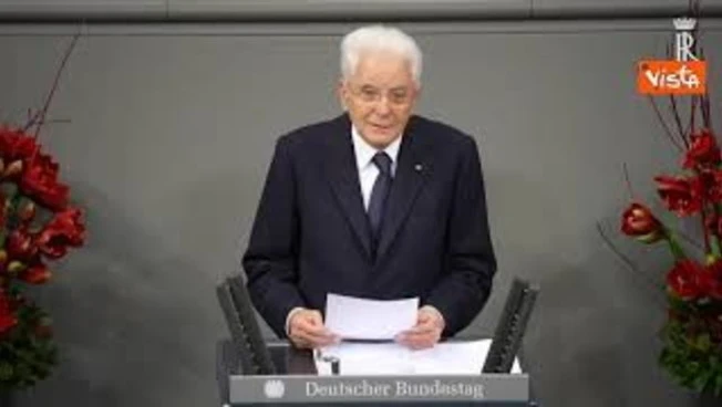 Mattarella a Berlino: Ci sono troppi "Dottor Stranamore" che "amano la bomba"