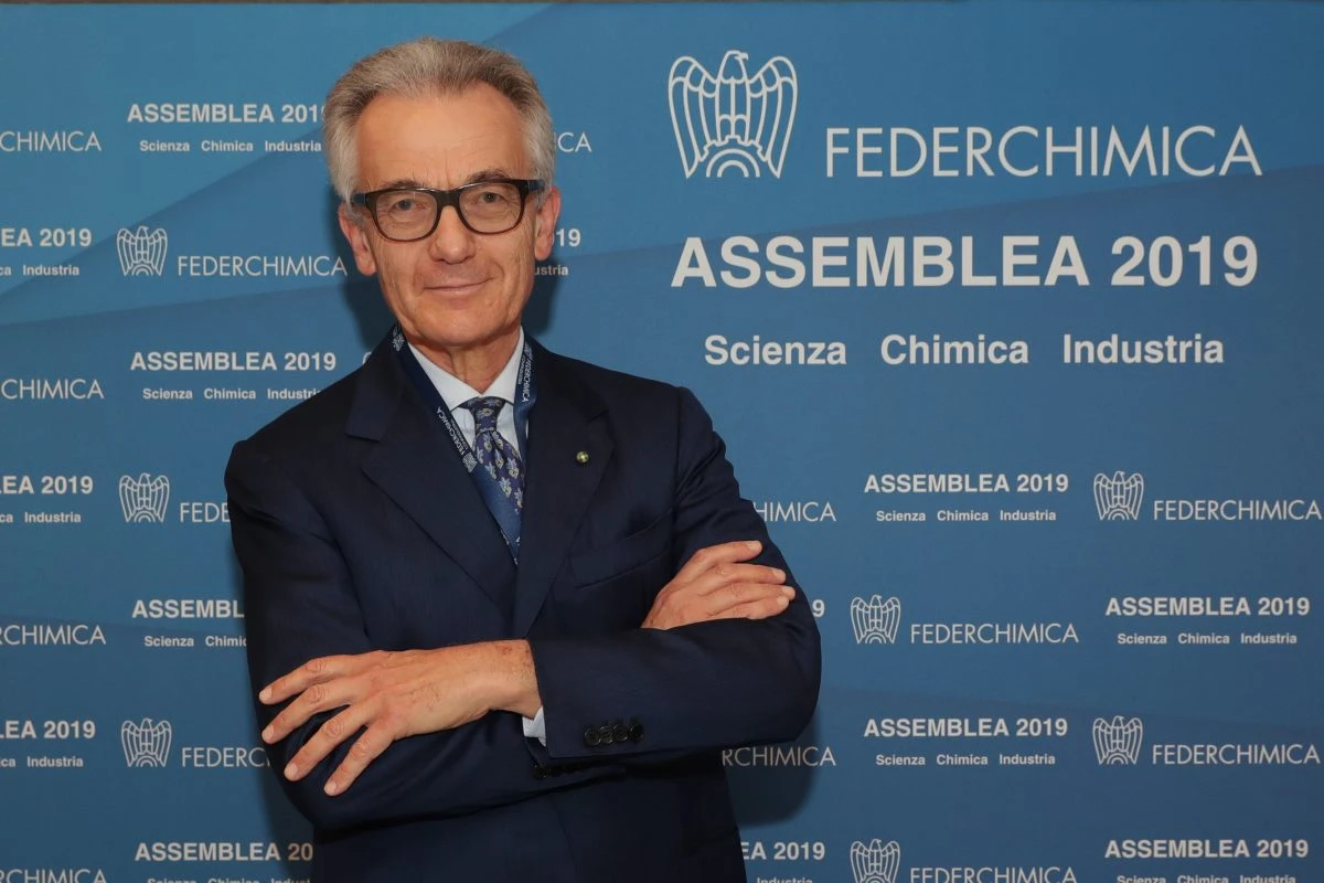 FEDERCHIMICA "TORNARE A CRESCERE E' IMPERATIVO"