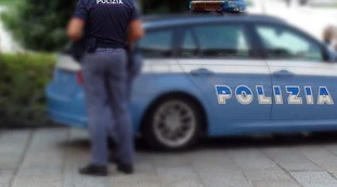 Sassari, bimbo di 18 mesi in overdose da eroina: il terribile sospetto sui genitori nigeriani, la città sotto-choc