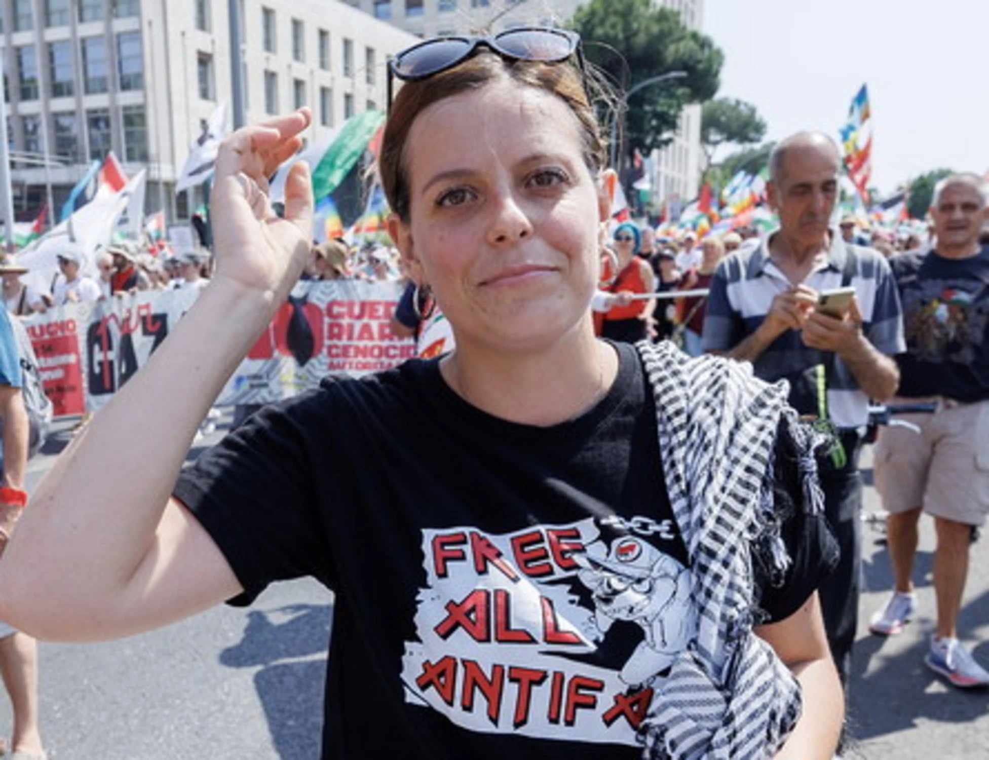 Ilaria Salis, "no alla revoca dell'immunità". Voto in Commissione, il Pd esulta: "Libera!"