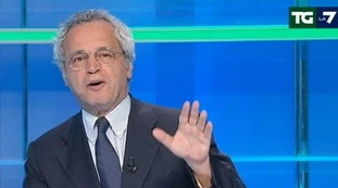 Enrico Mentana, la gaffe al TgLa7: "Con la zona rossa...", un errore impensabile