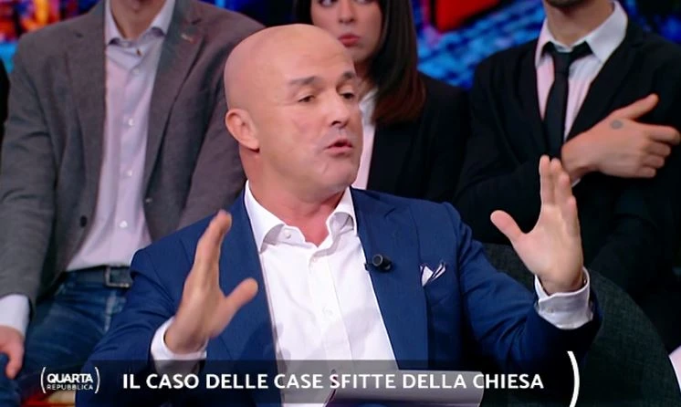 Papa Francesco, Nuzzi a Quarta Repubblica fa saltare in aria Bergoglio: "In Vaticano una volontà chiara"