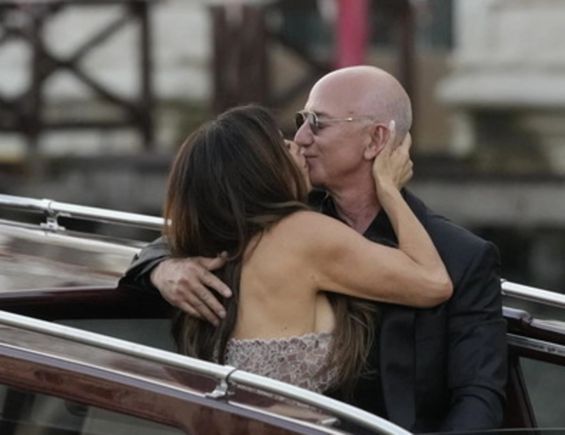 Matrimoni in tv, c'è l'effetto Bezos