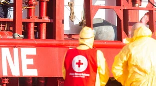 Ong, la Trotamar III pronta per salpare: cosa mettono in mare