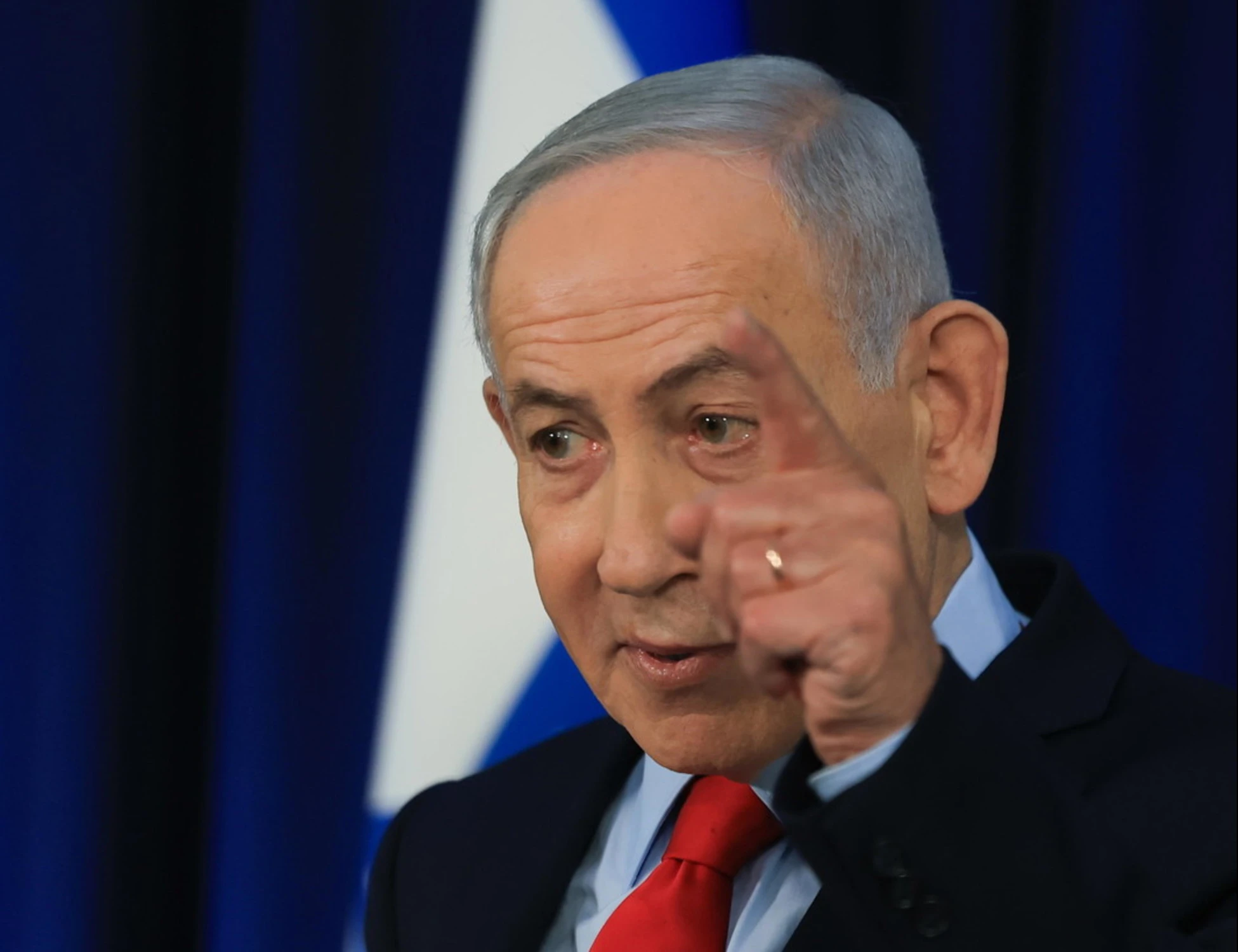Iran, la giornata di guerra. Netanyahu avverte Hezbollah: "La nostra priorità è smantellarli"
