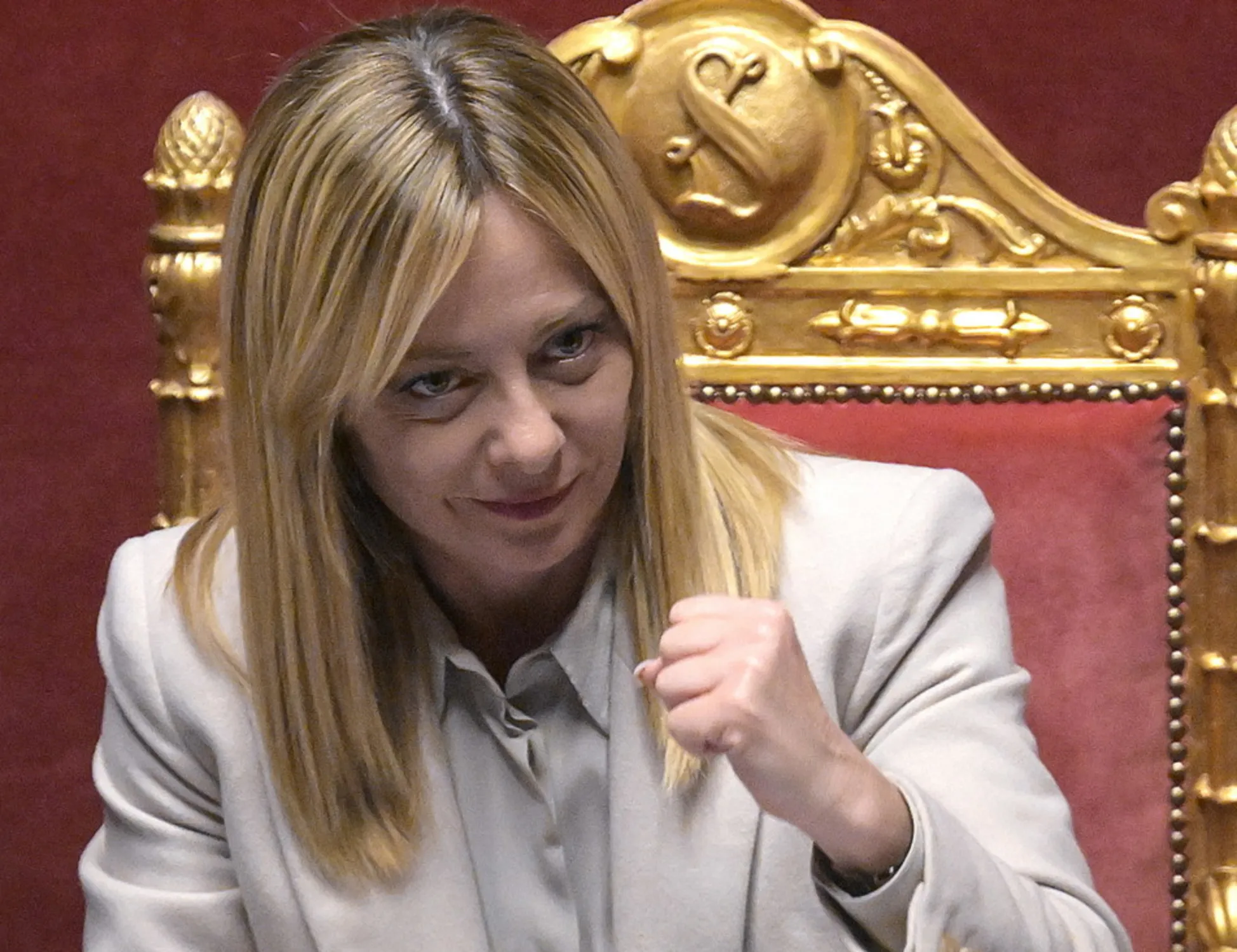 Leggi l'articolo: "Non siamo nell'Urss": Meloni azzera la sinistra