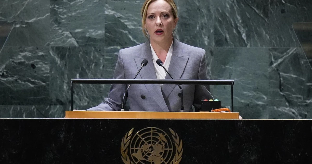 Giorgia Meloni, il mito del "pizzagate" e la realtà dell'Africa