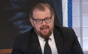 L'Aria Che Tira, Luigi Crespi smonta Elly Schlein: "Il Vietnam, il deserto"