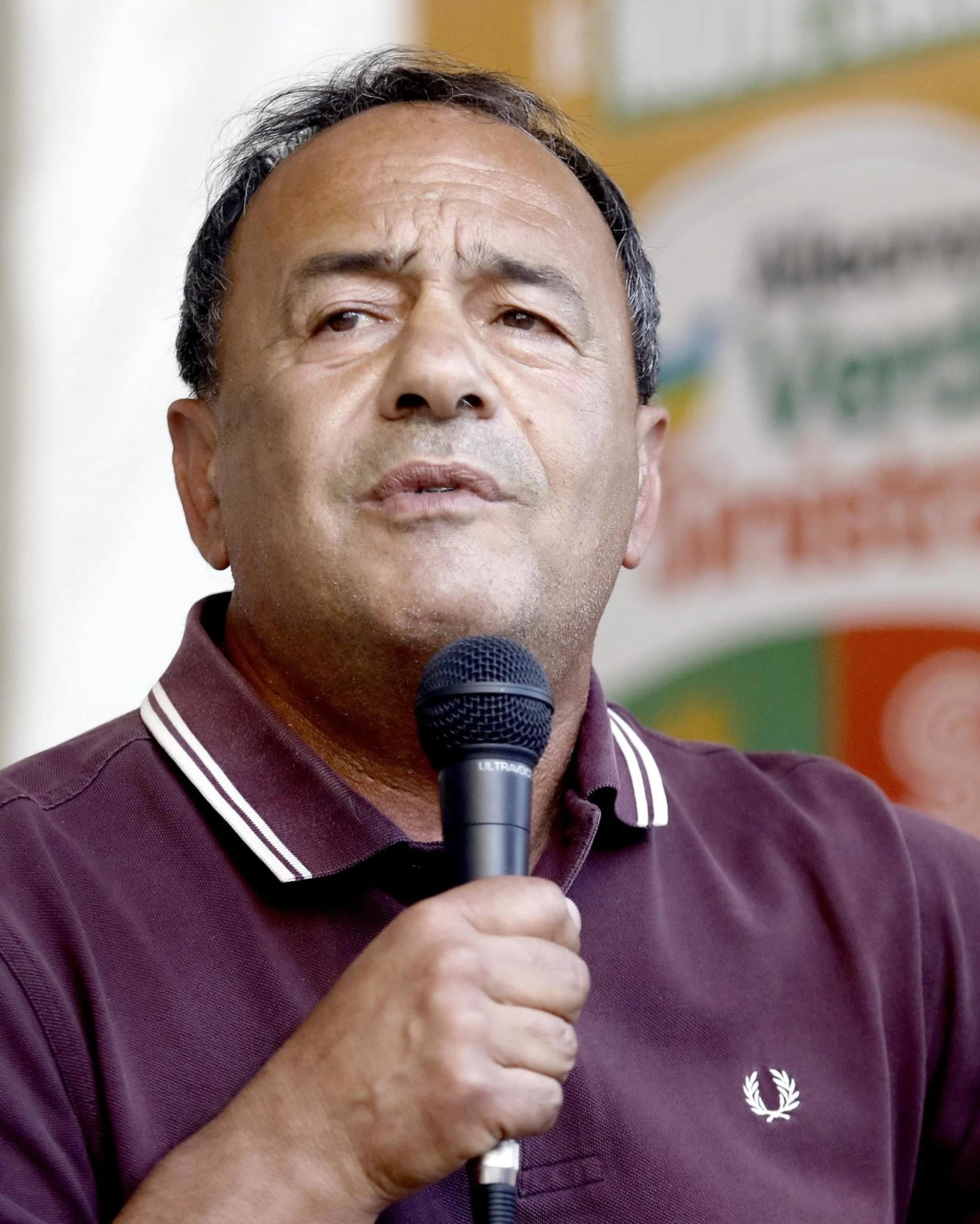 Mimmo Lucano, il tribunale lo dichiara decaduto: non è più sindaco di Riace