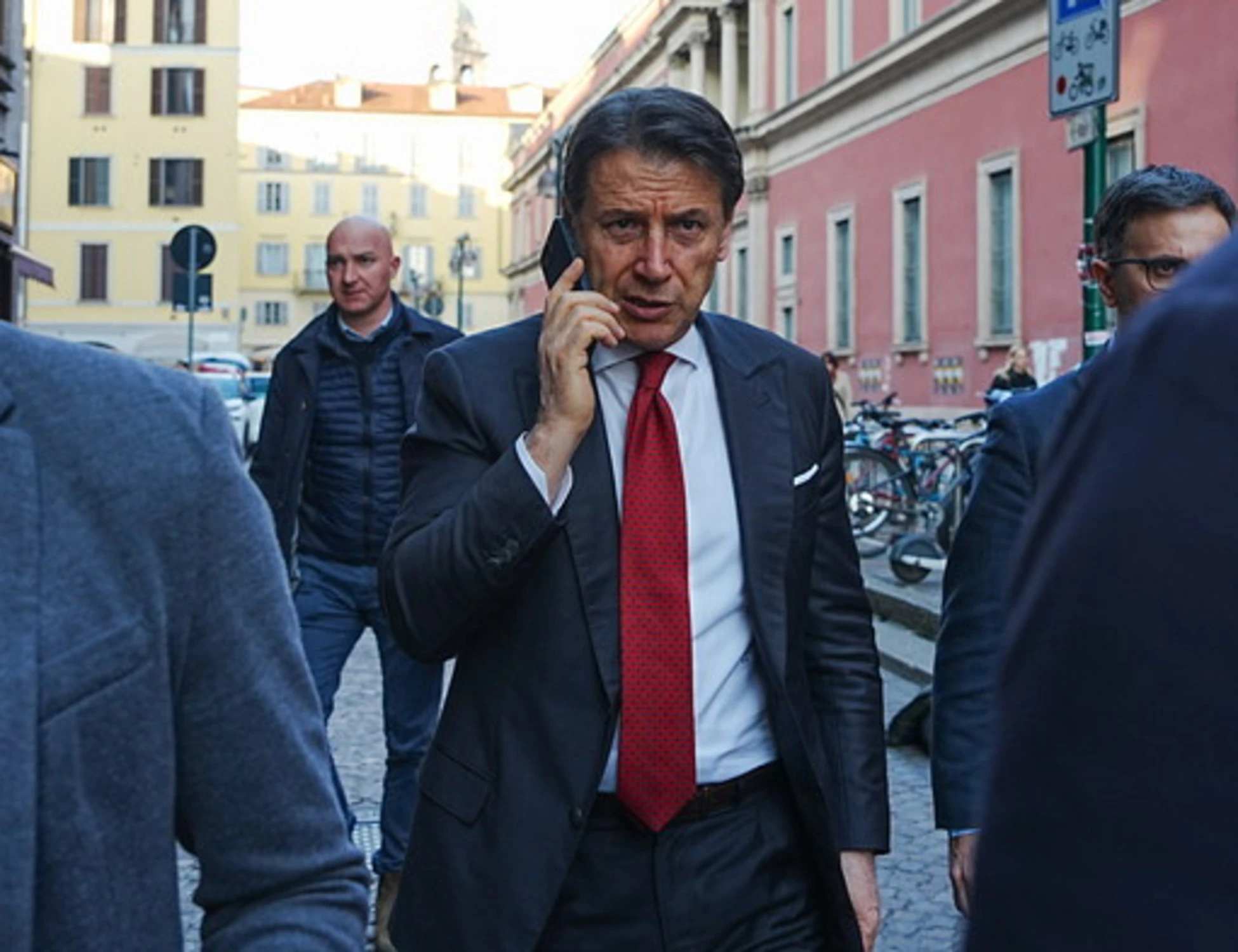 Zampolli e Conte, la bordata dal Pd: "Perché non mi sorprende"