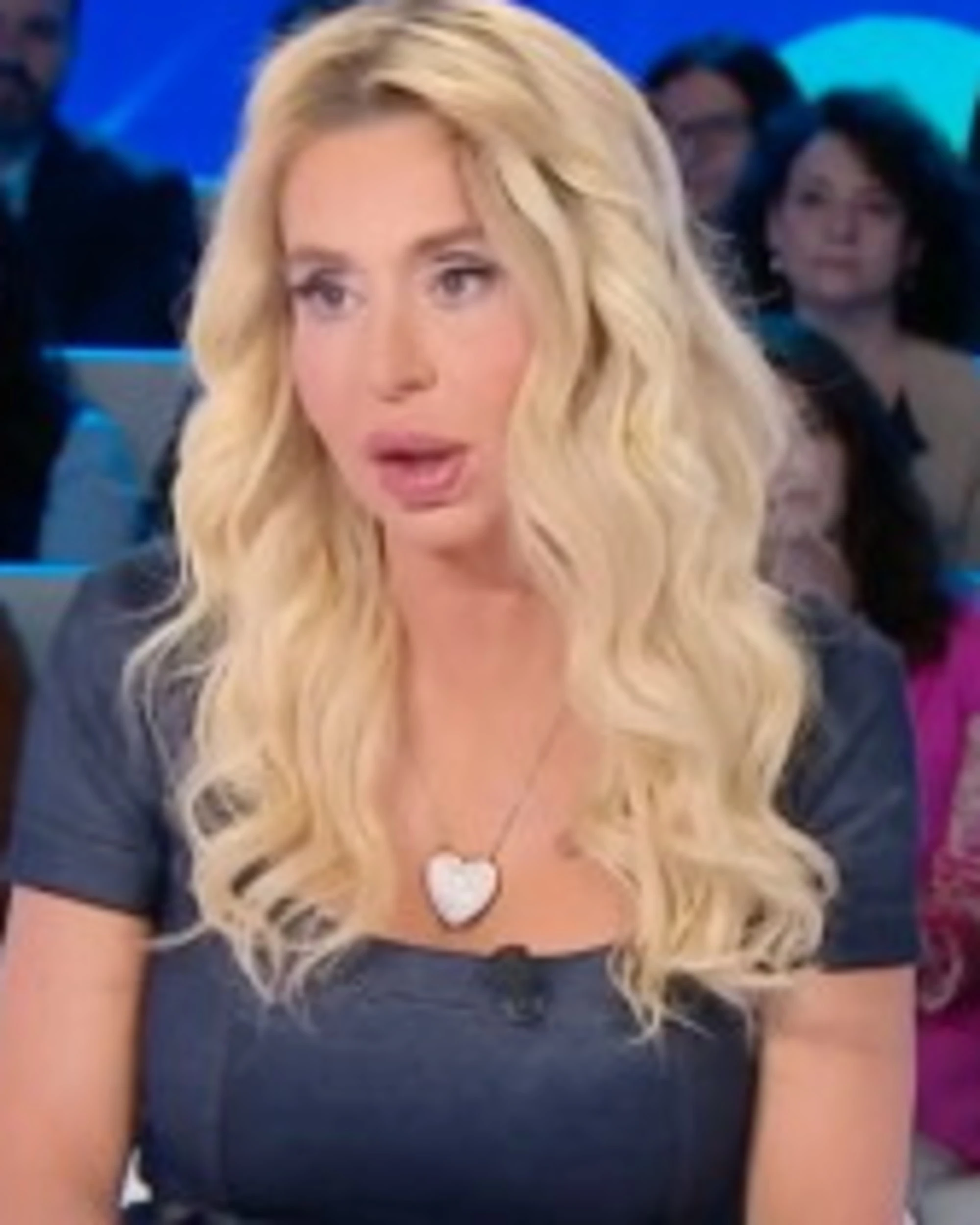 Valeria Marini costretta a vendersi casa: girano strane voci