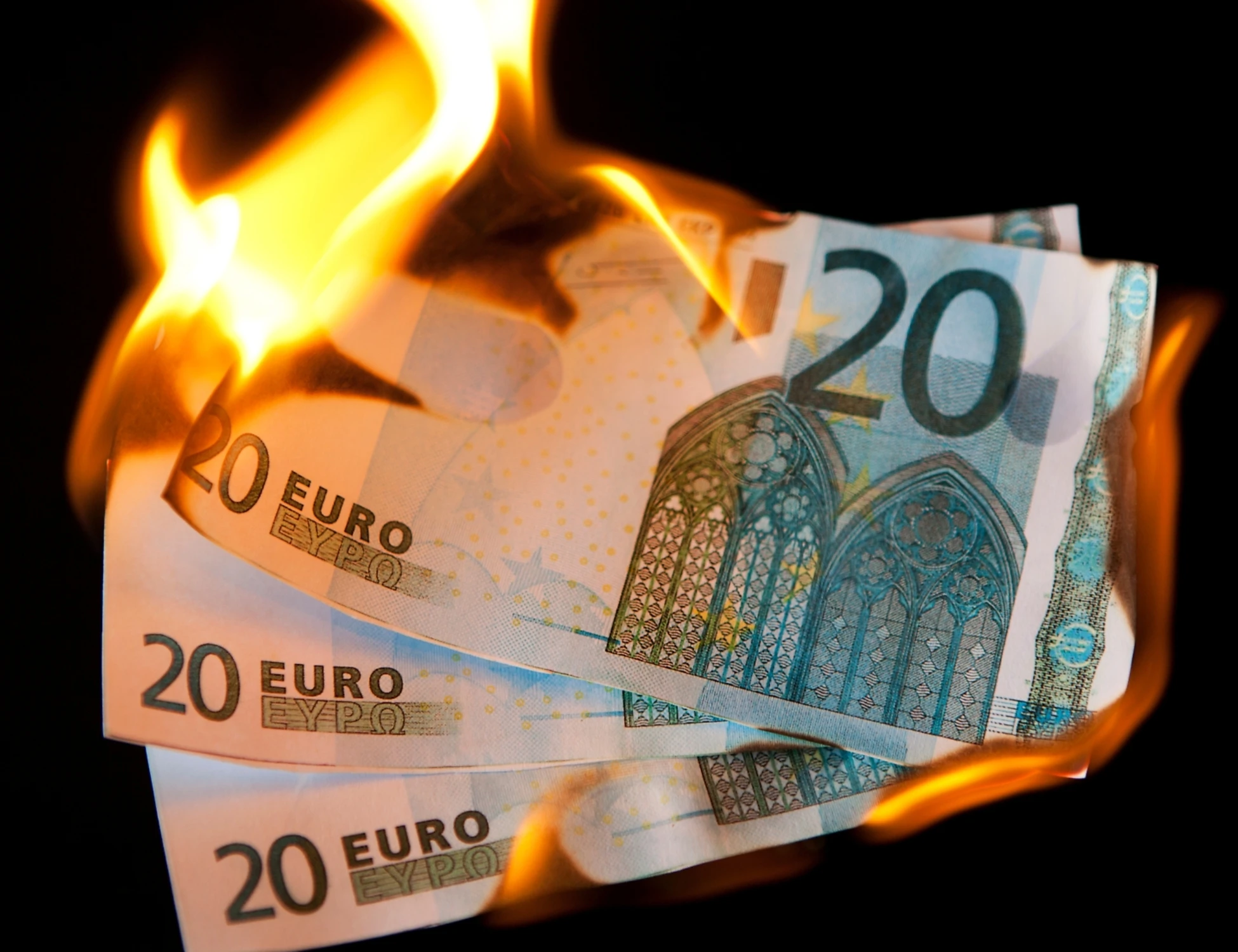Superbonus, altra maxi truffa a Siracusa: 12 indagati per associazione per delinquere e truffa aggravata