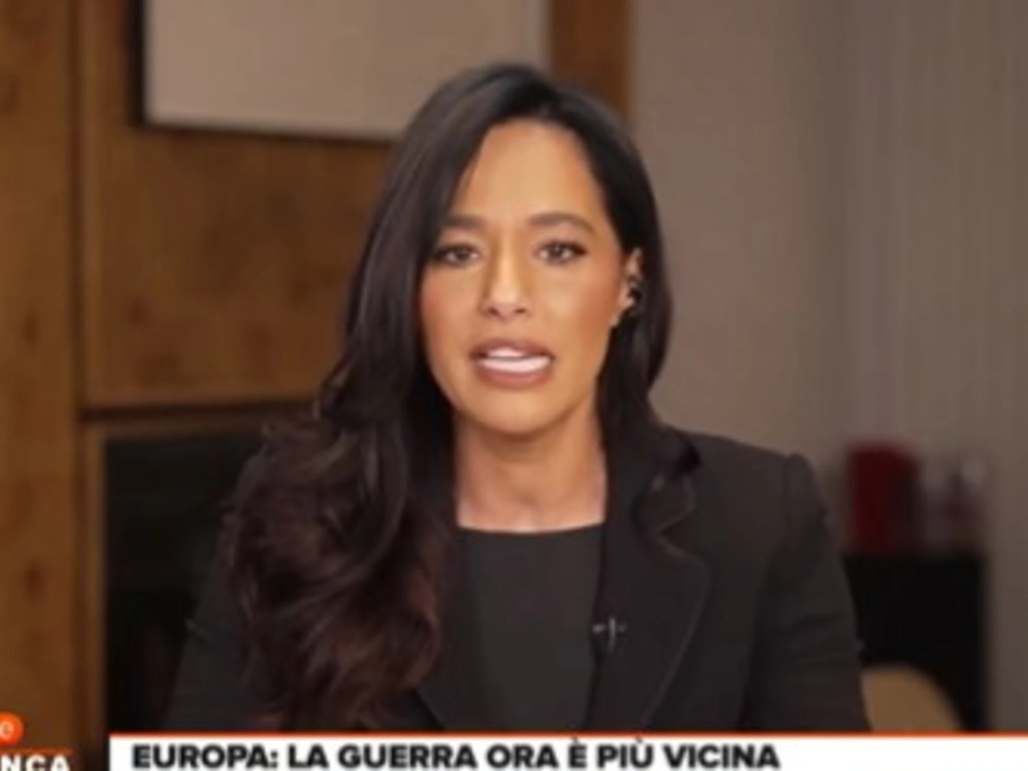 E' sempre CartaBianca, Rula Jebreal insulta Trump: "L'unico stupido abbastanza per farlo"